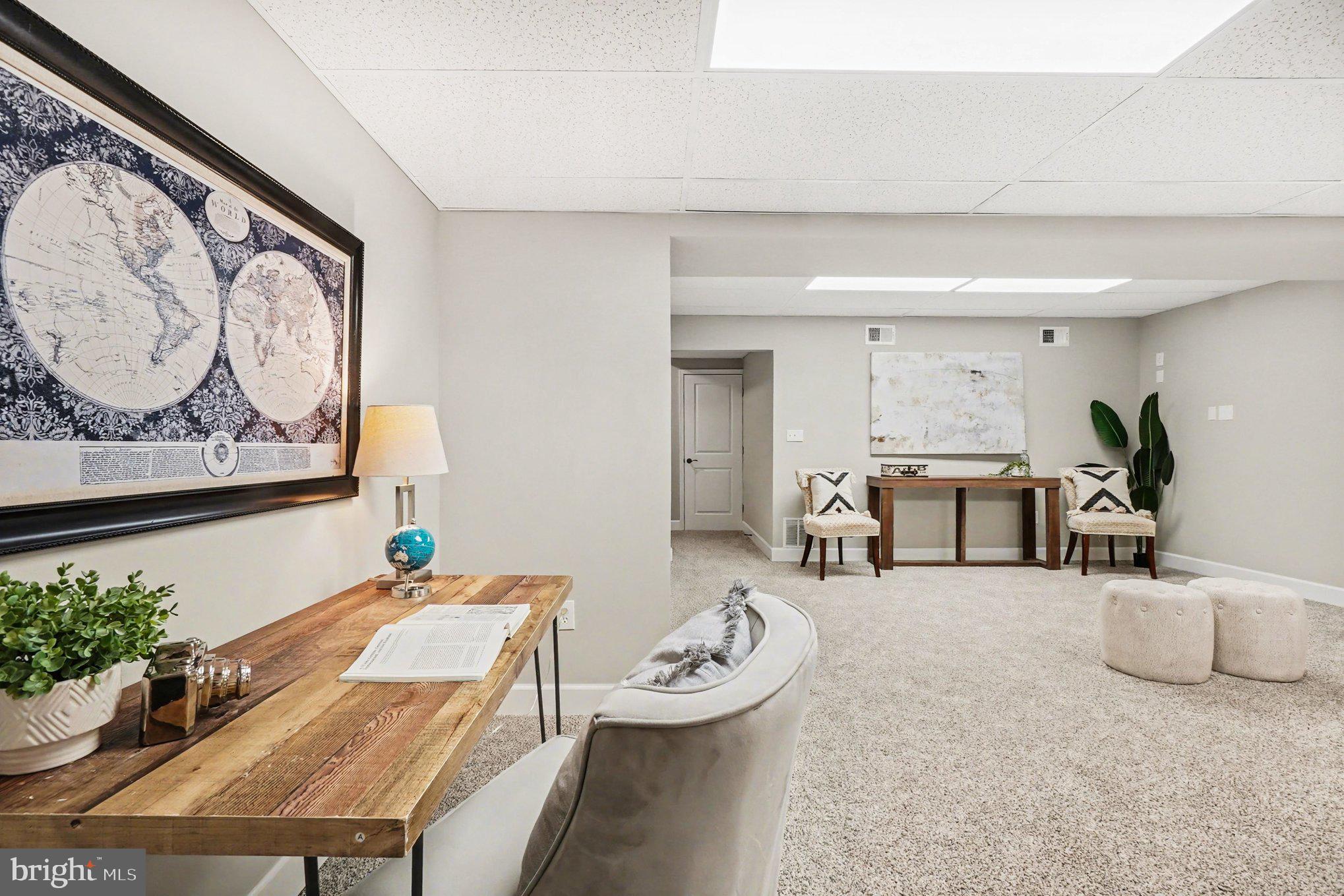 SEVEN COURTS - Residential