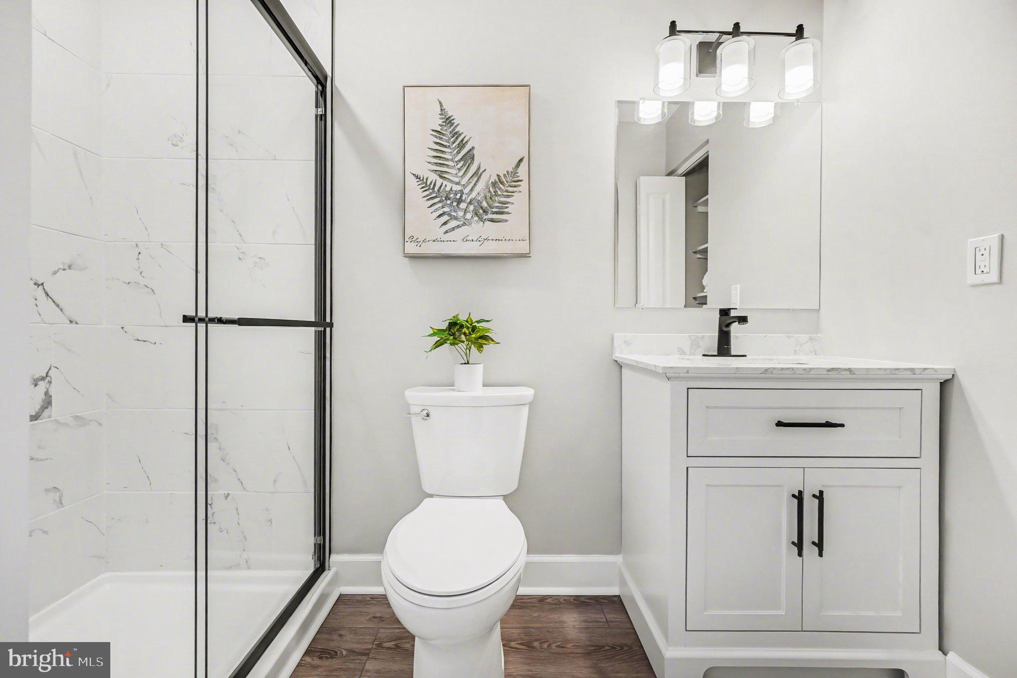 SEVEN COURTS - Residential