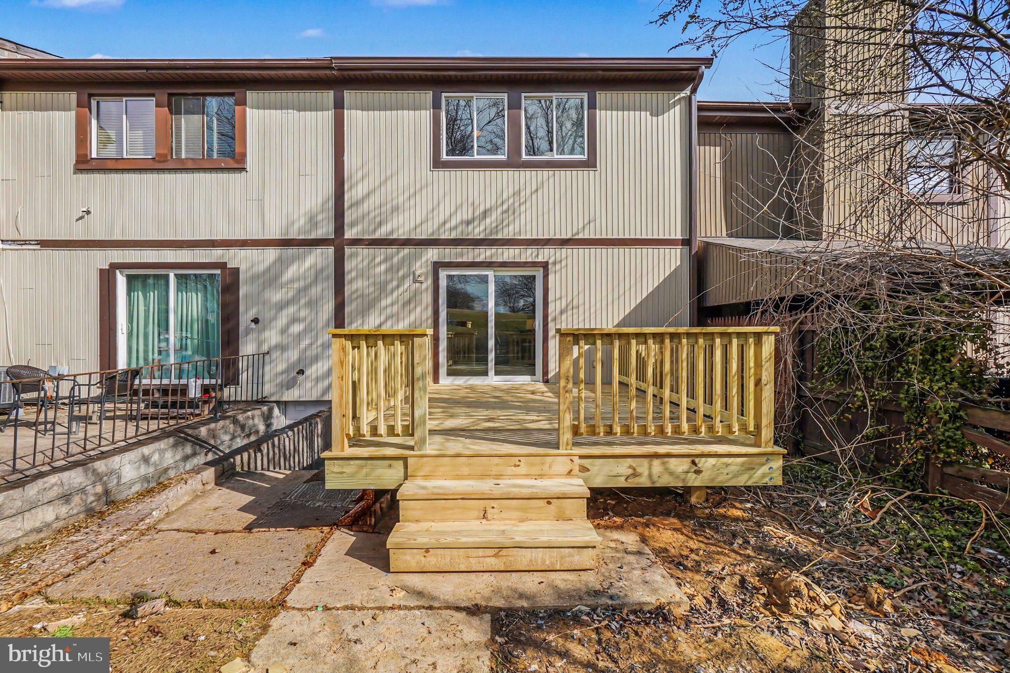 SEVEN COURTS - Residential