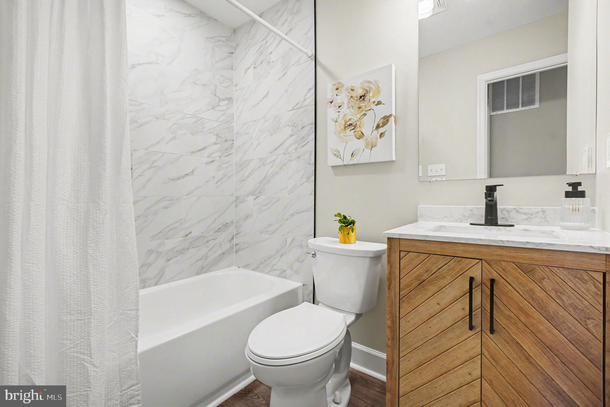 SEVEN COURTS - Residential