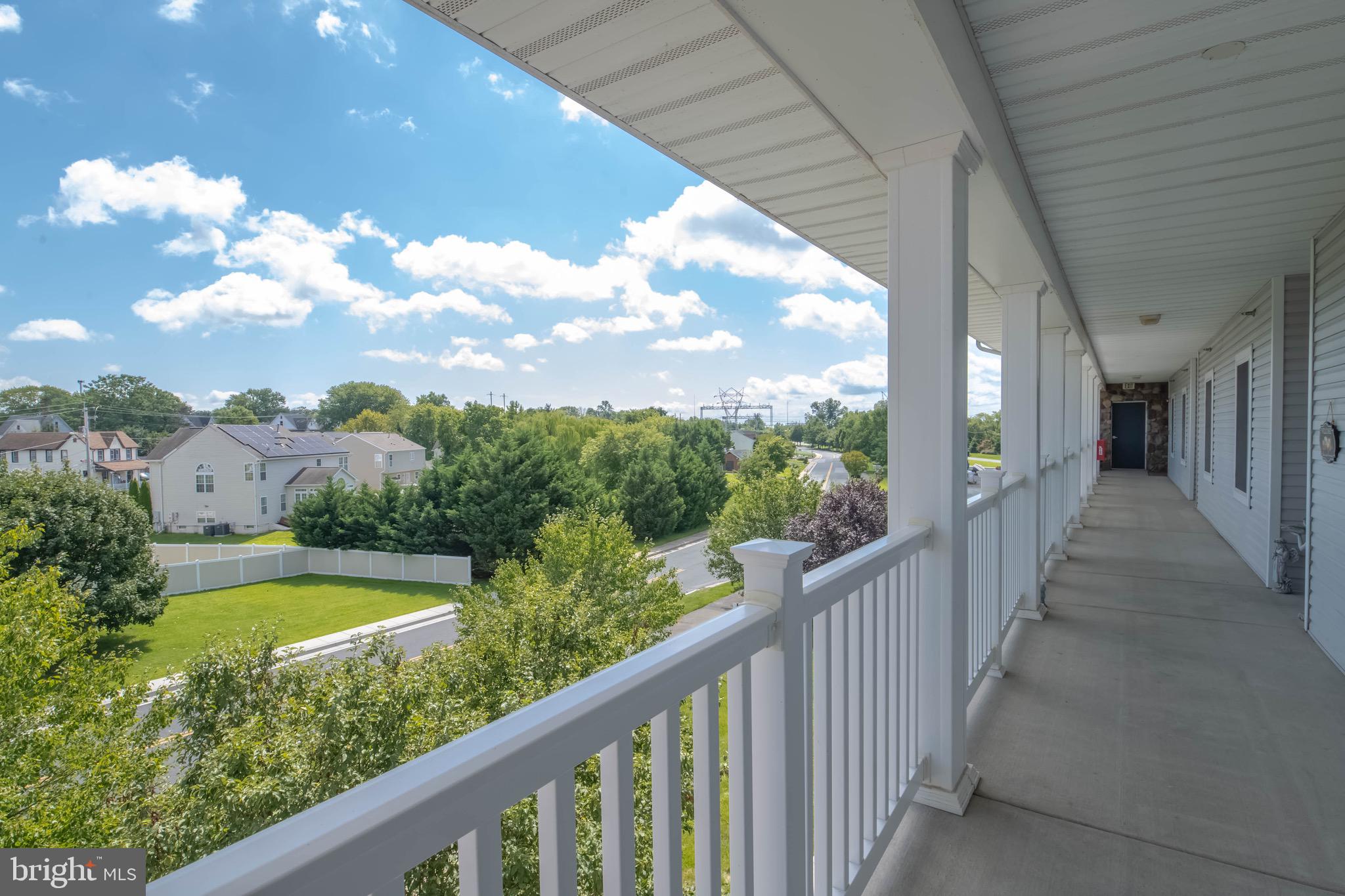 231 ROUNDHOUSE DRIVE 3E