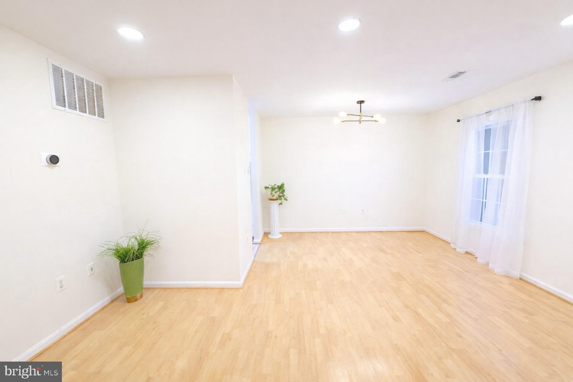 4924 VAN WALBEEK PLACE