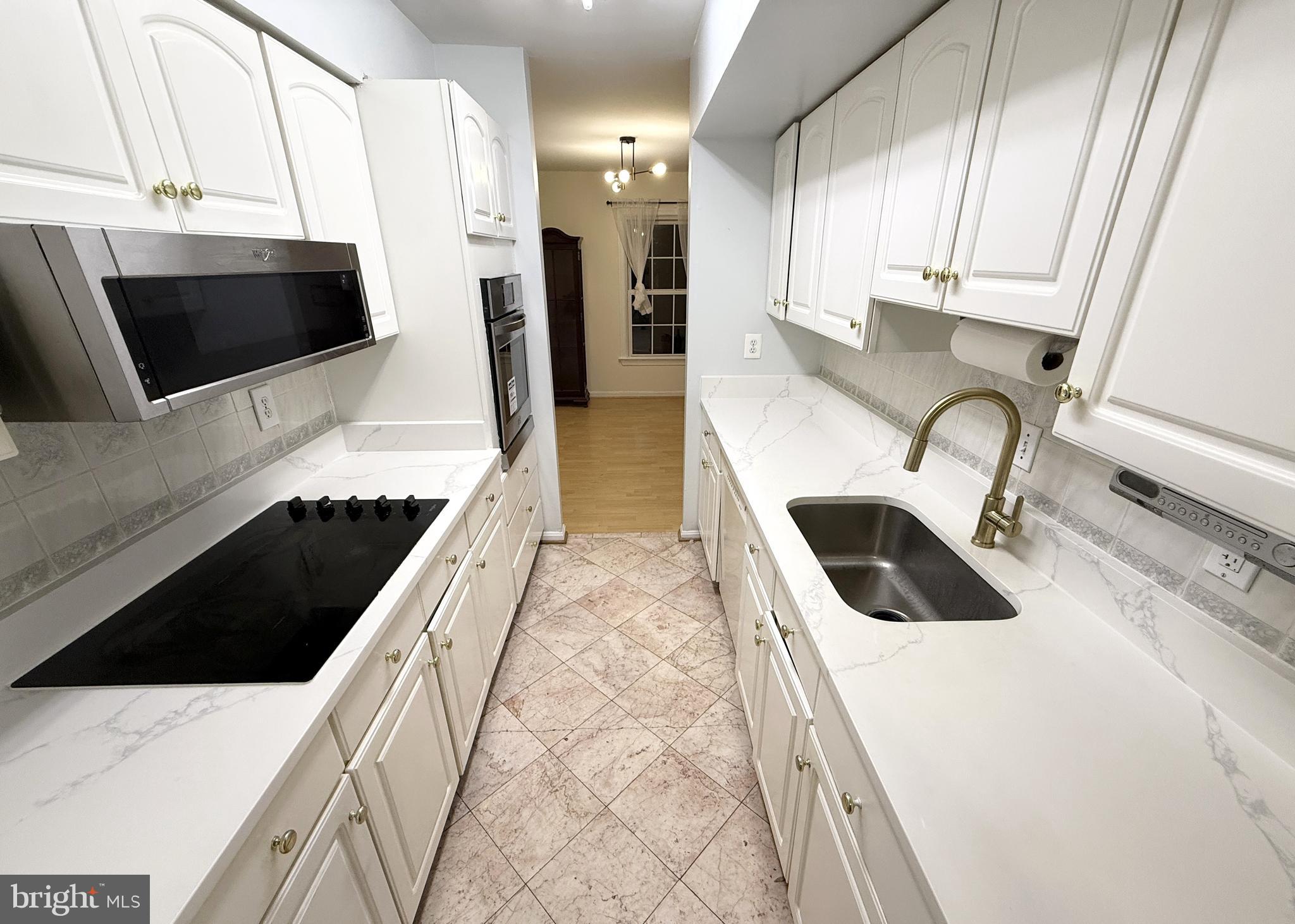 4924 VAN WALBEEK PLACE