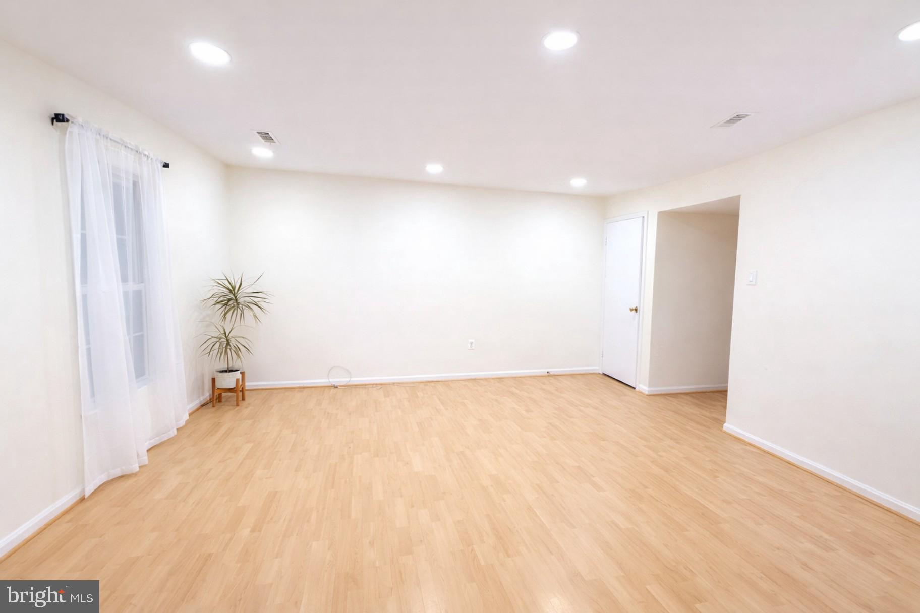 4924 VAN WALBEEK PLACE