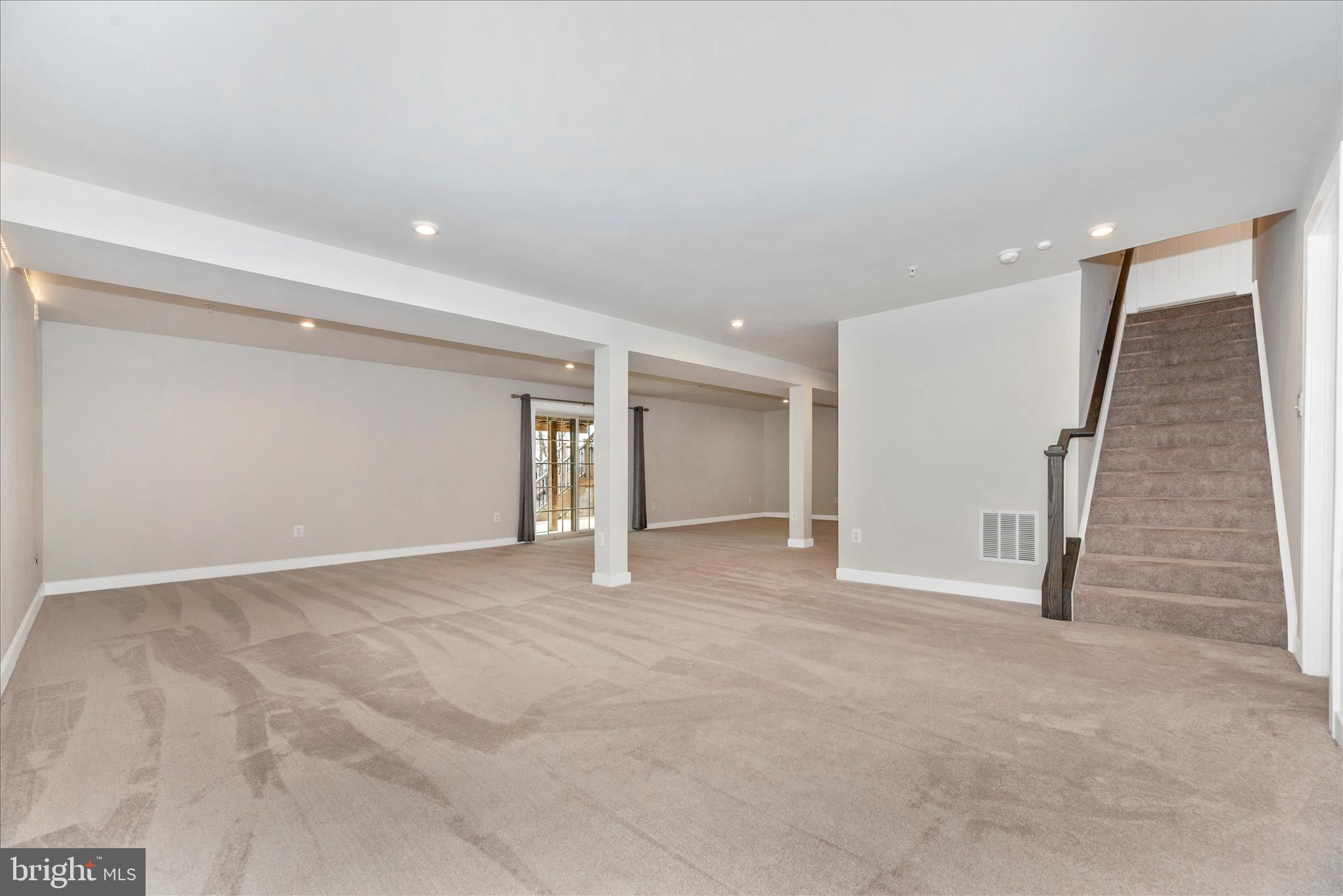 LAKE LINGANORE EAGLEHEAD - Residential