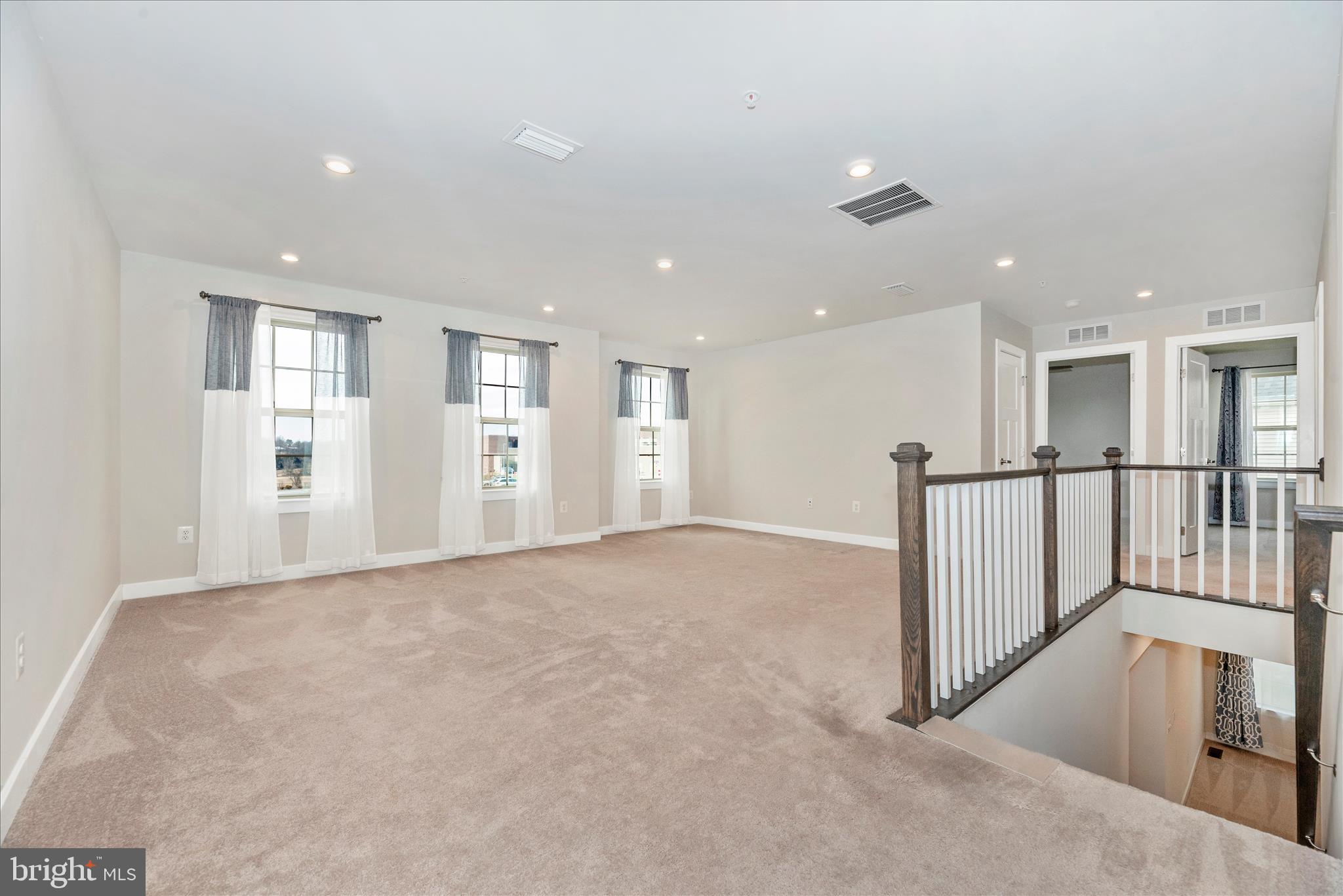 LAKE LINGANORE EAGLEHEAD - Residential