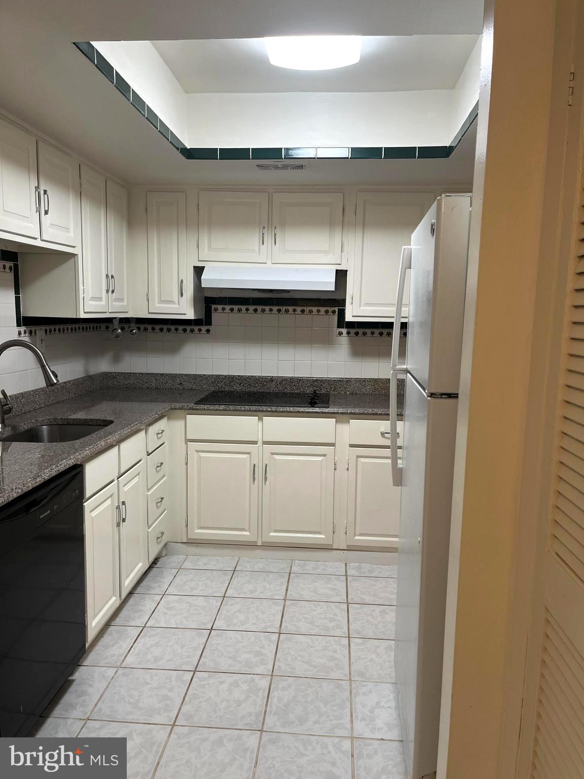 VILLAGE OF HARPERS CHOICE - Residential