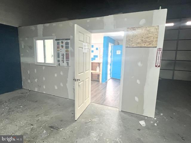 ST CHARLES IND PARK SUB - Commercial Lease