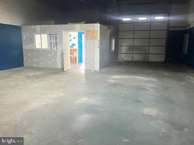 ST CHARLES IND PARK SUB - Commercial Lease