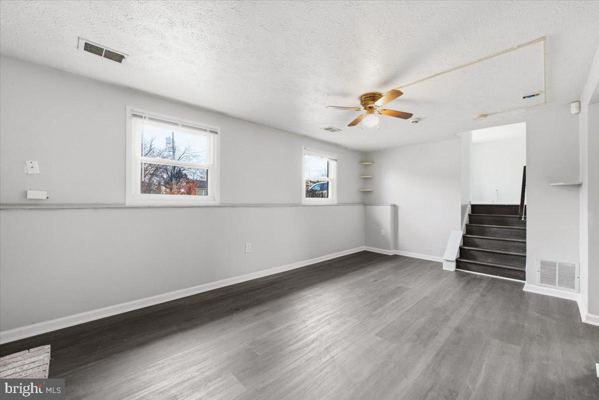 GLENARDEN - Residential