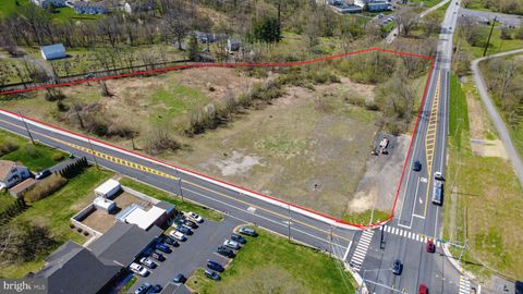 Photo of 1574 New Schuylkill Road, POTTSTOWN, PA 19465 (MLS # PACT2122080)