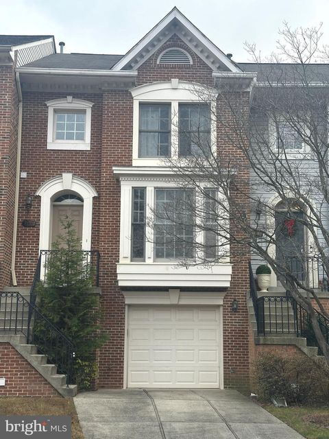 3907 MAXIMILIAN COURT FAIRFAX VA 22033