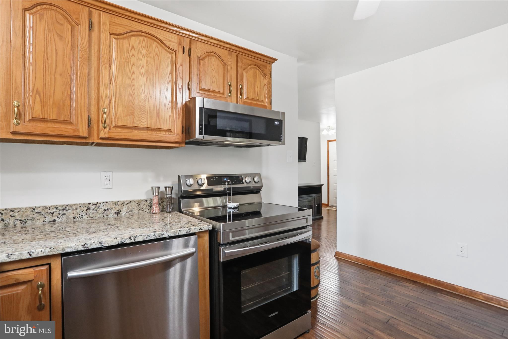 COLONIAL PARK EAST - Residential