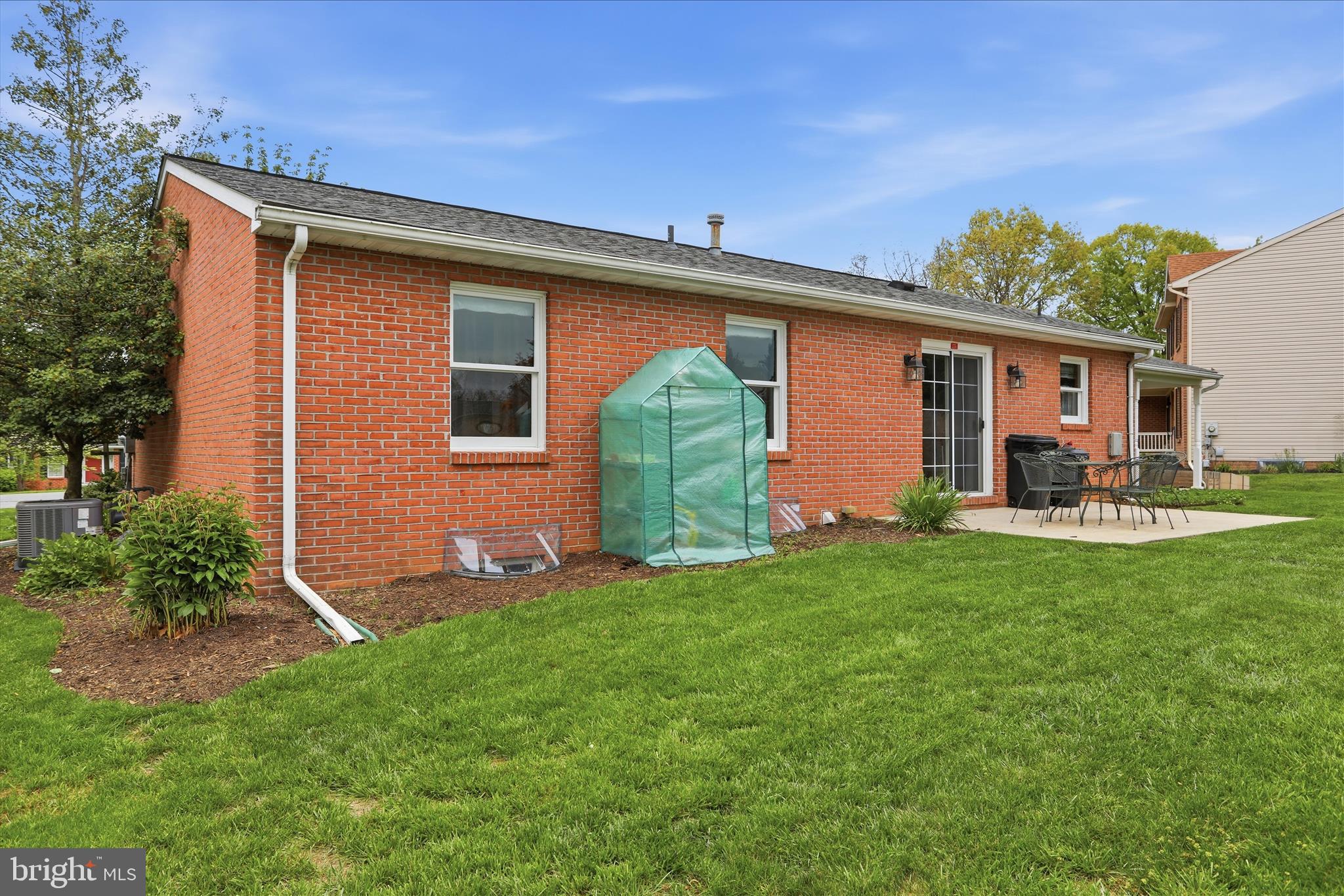 COLONIAL PARK EAST - Residential