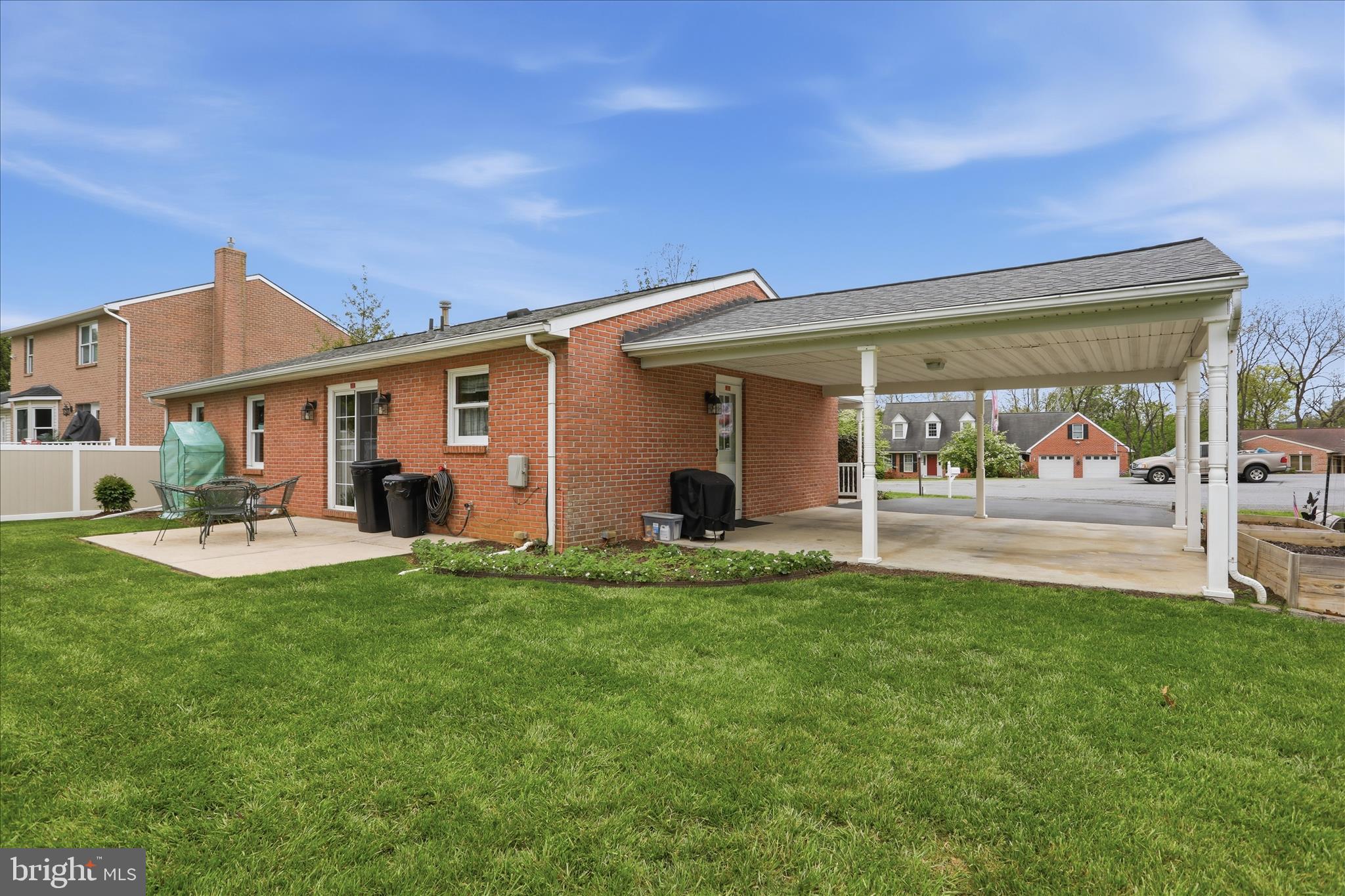 COLONIAL PARK EAST - Residential