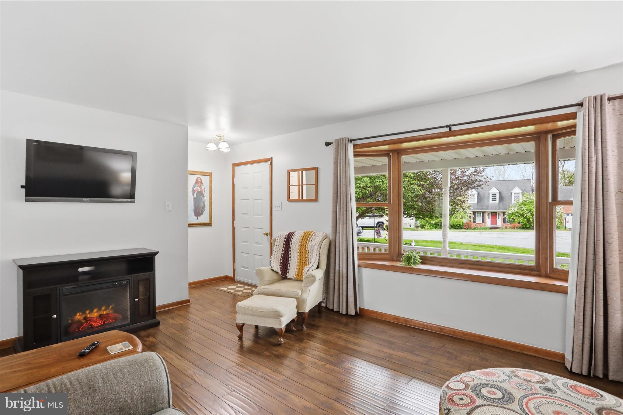 COLONIAL PARK EAST - Residential
