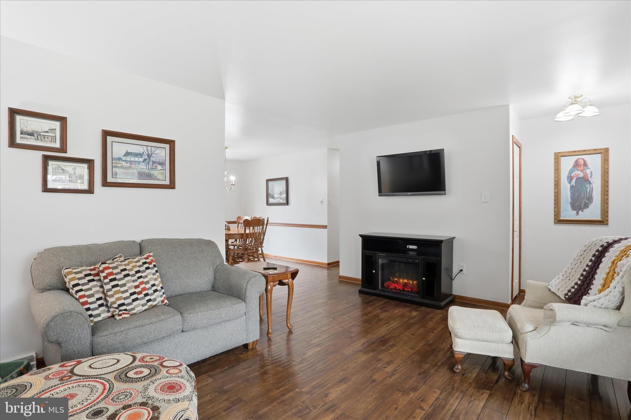 COLONIAL PARK EAST - Residential
