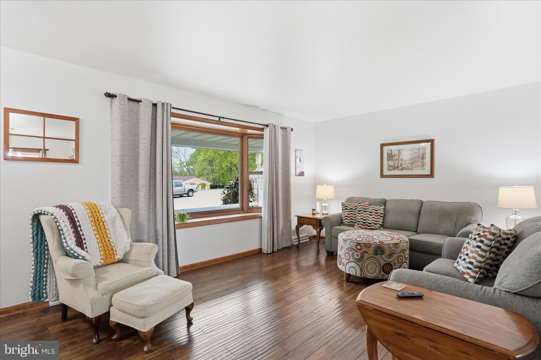 COLONIAL PARK EAST - Residential