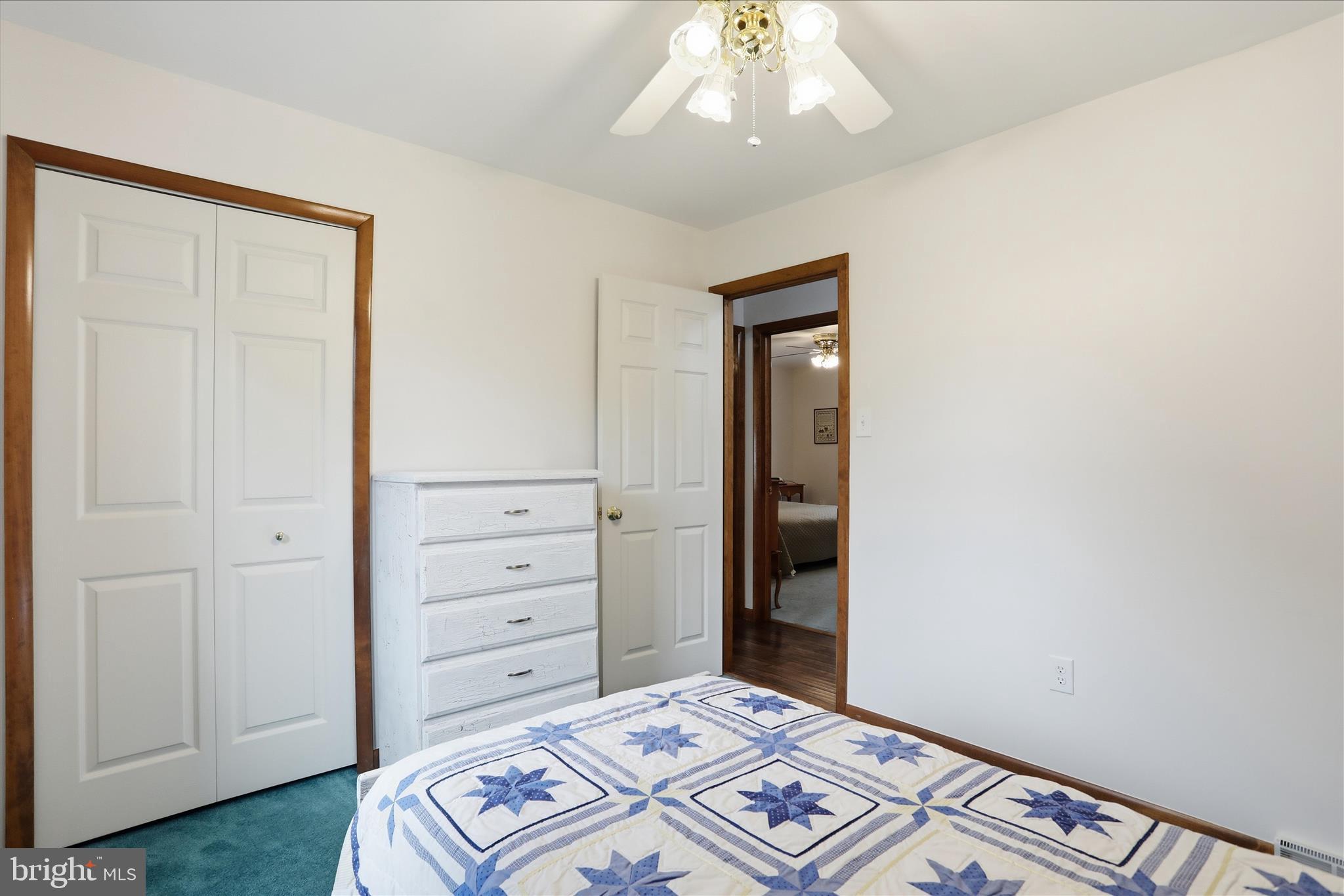 COLONIAL PARK EAST - Residential