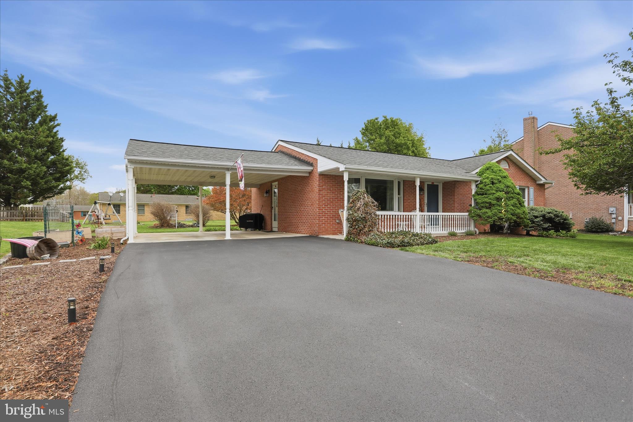 COLONIAL PARK EAST - Residential