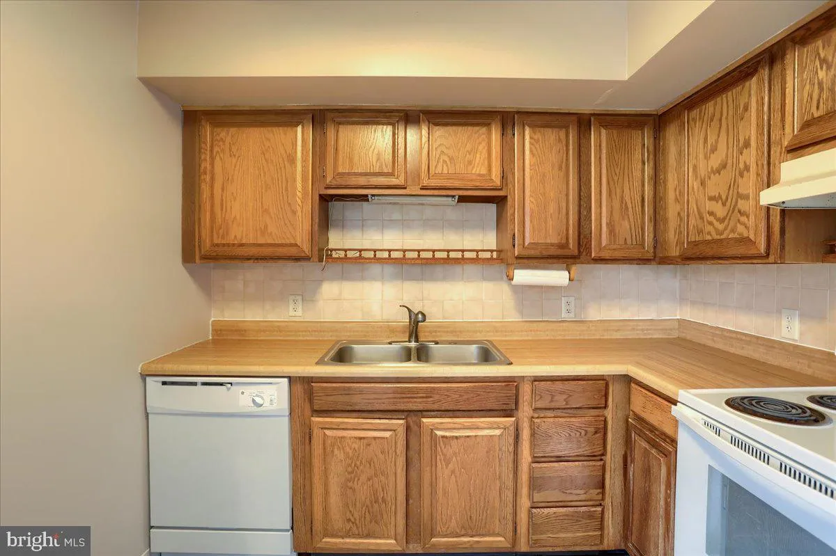 Camp Hill, Pennsylvania 17011, United States, 2 Bedrooms Bedrooms, ,1 BathroomBathrooms,Residential,Pending,84817