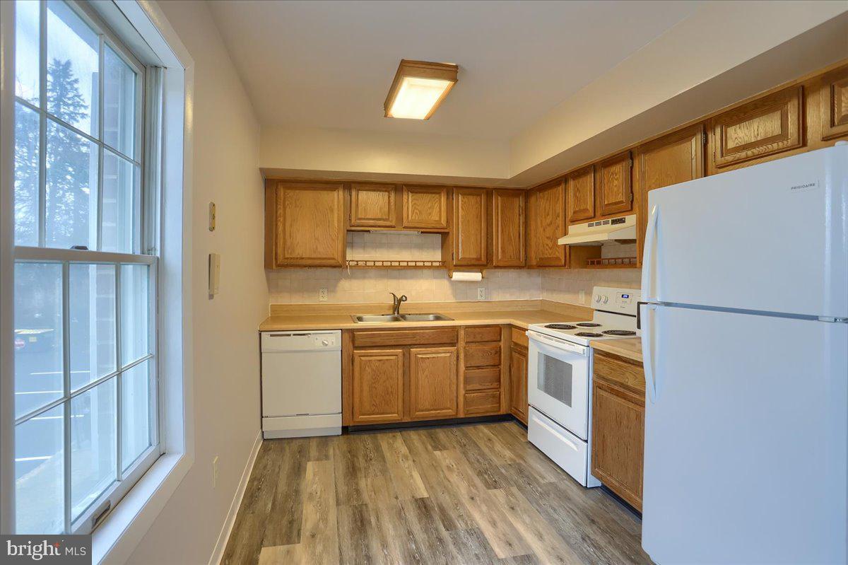 LISBURN MANOR - Residential Lease