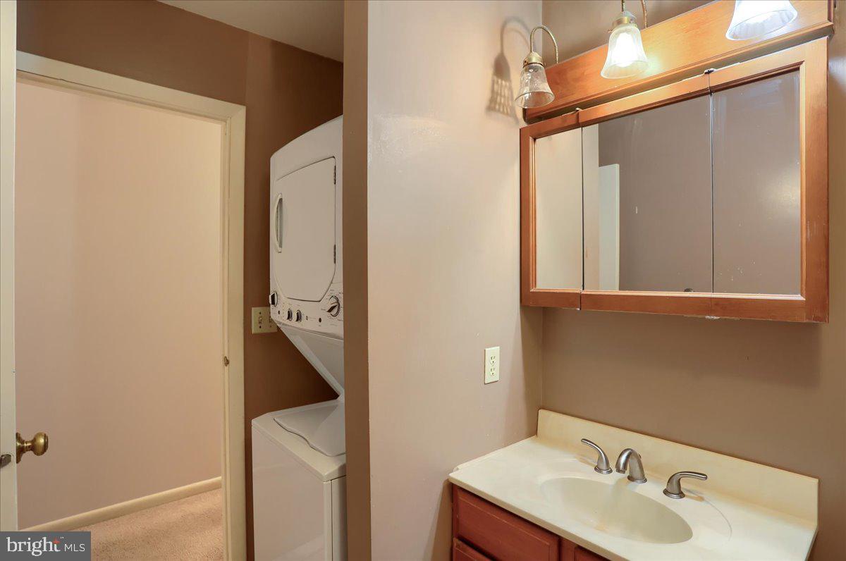 LISBURN MANOR - Residential Lease