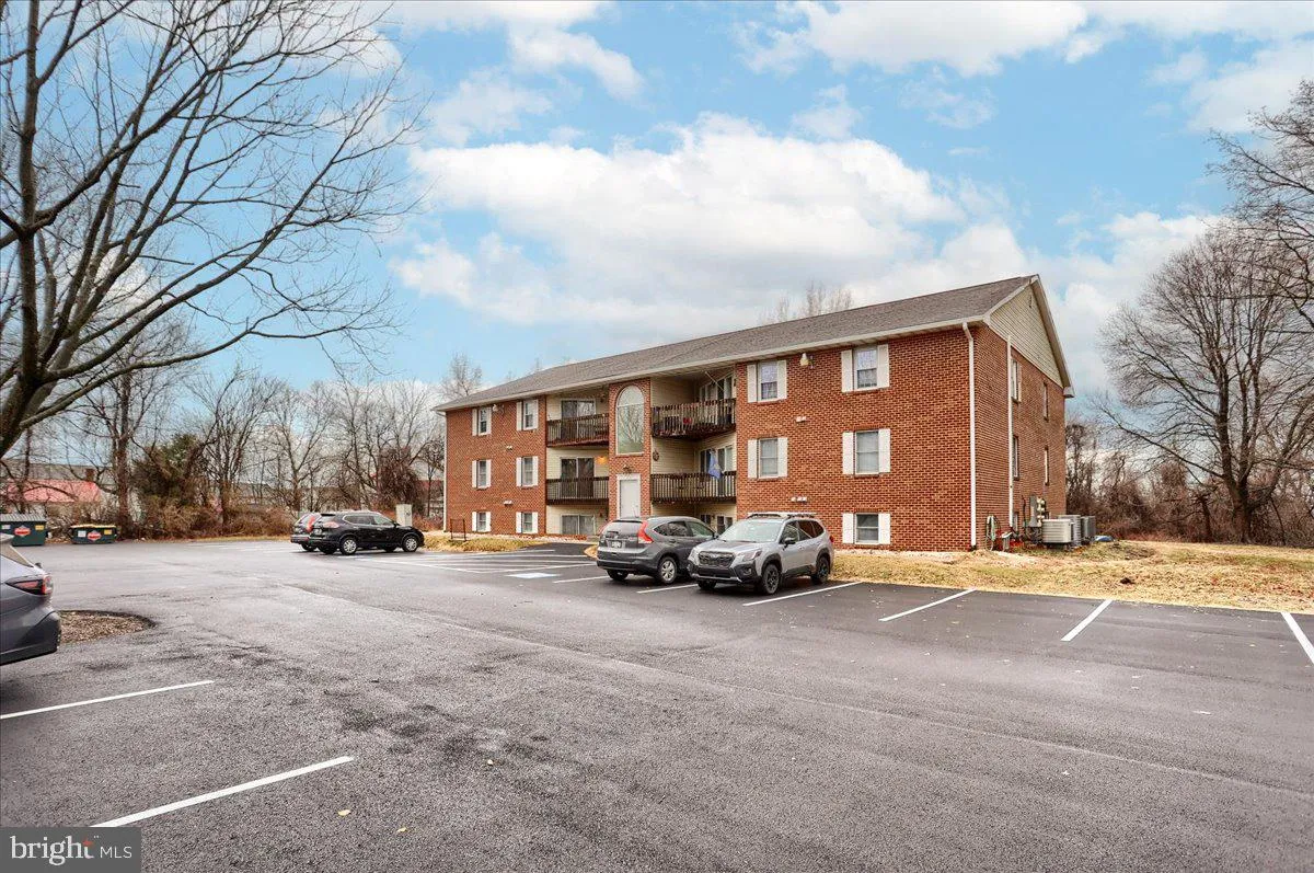 Camp Hill, Pennsylvania 17011, United States, 2 Bedrooms Bedrooms, ,1 BathroomBathrooms,Residential,Pending,84817