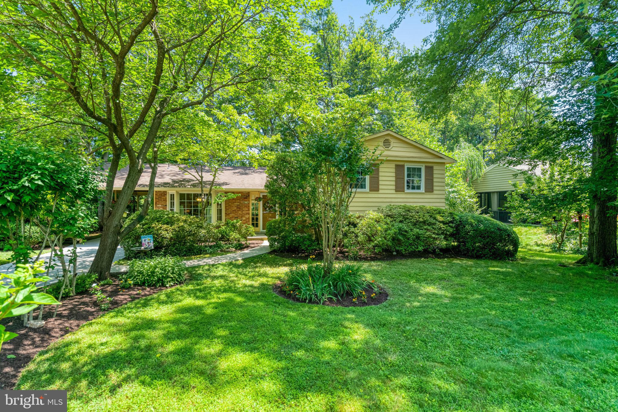 8616 CANTERBURY DRIVE