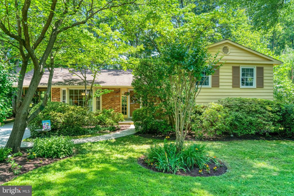 Photo of 8616 Canterbury Drive, ANNANDALE, VA 22003 (MLS # VAFX2277038)