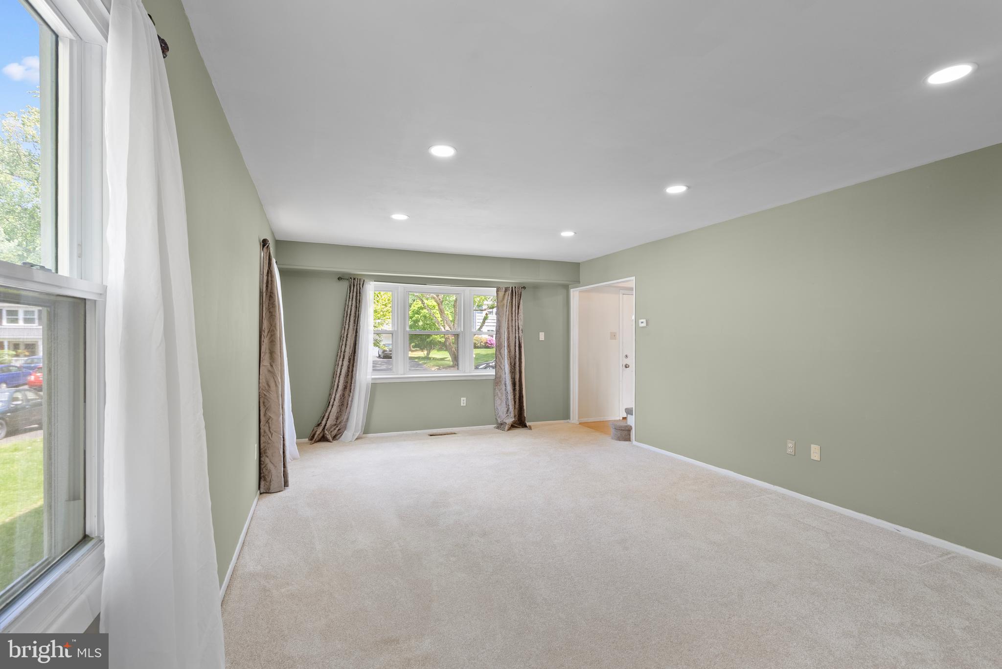 TULIP GROVE - Residential