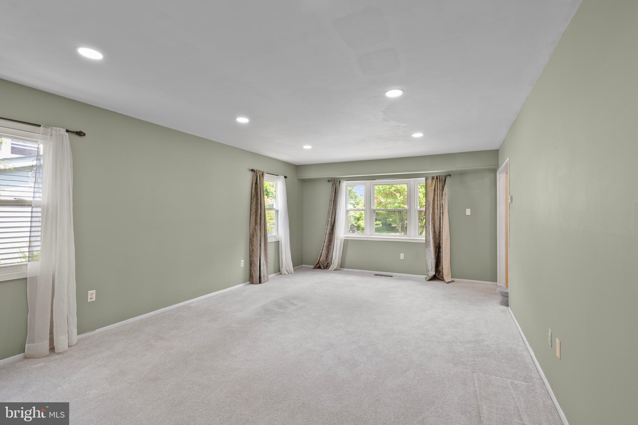 TULIP GROVE - Residential