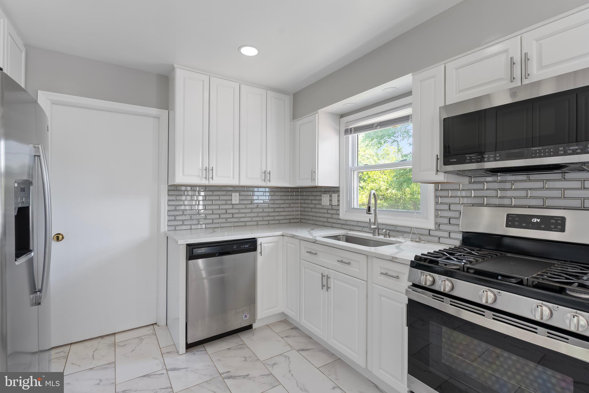 TULIP GROVE - Residential