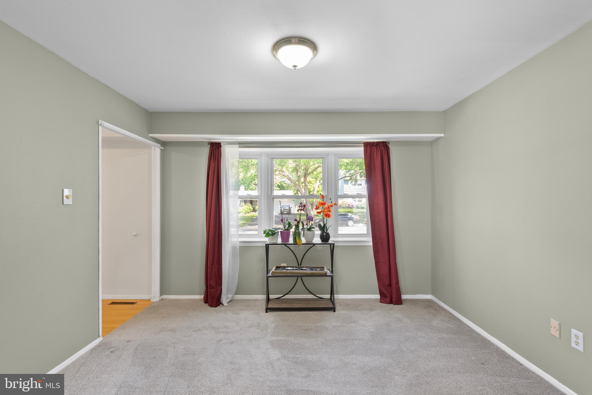 TULIP GROVE - Residential