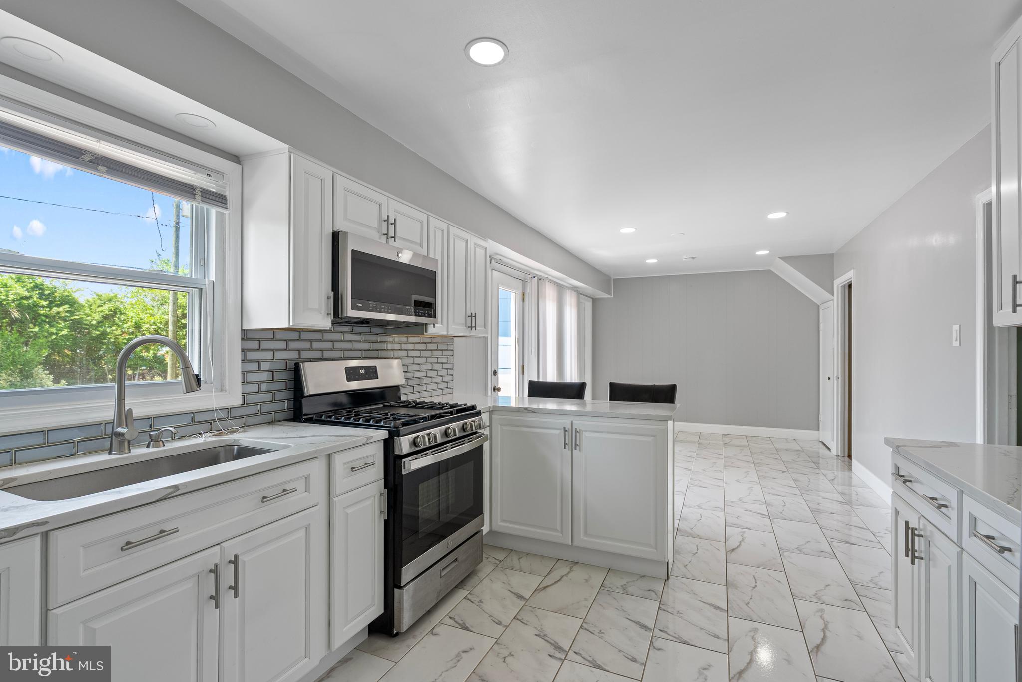 TULIP GROVE - Residential