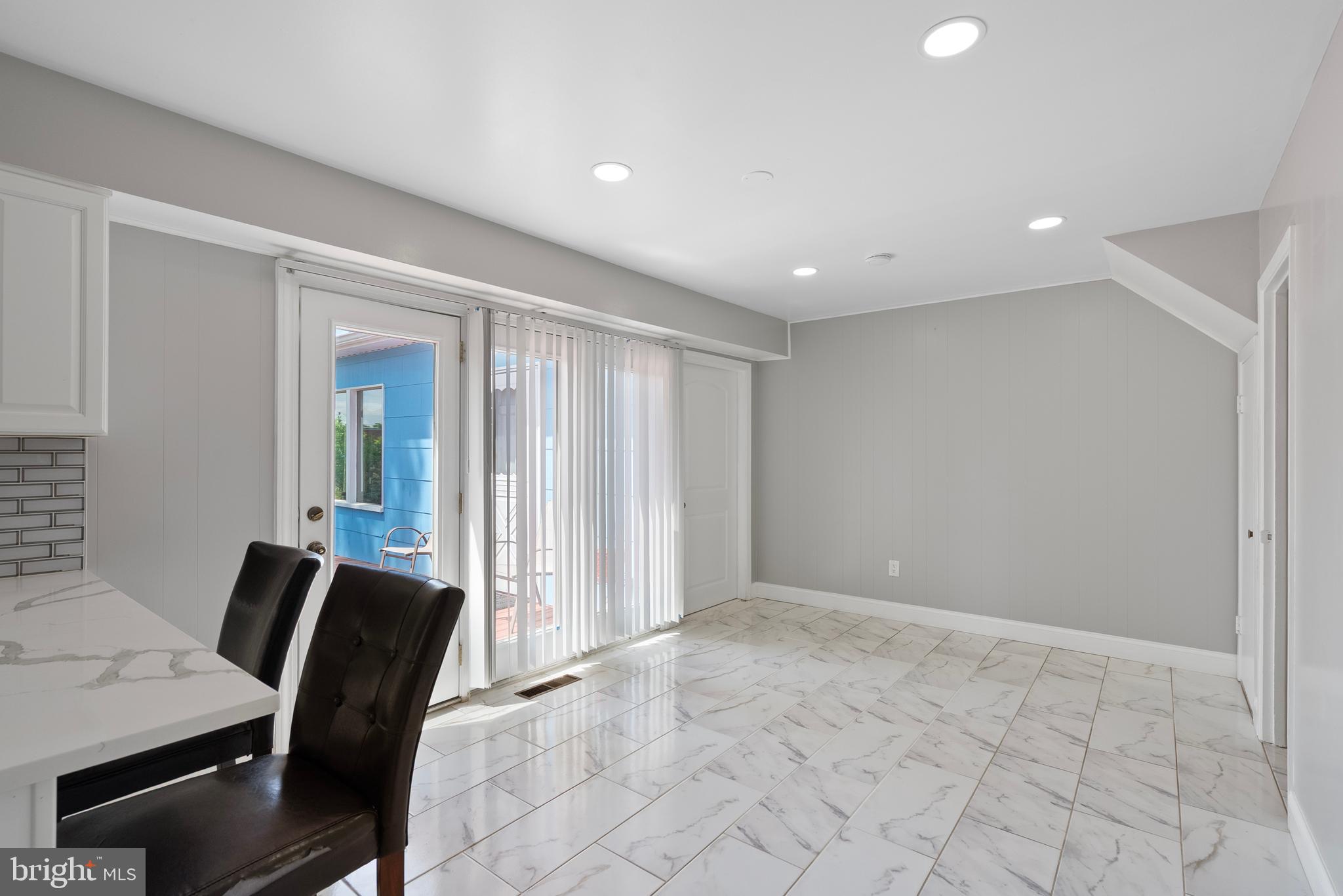 TULIP GROVE - Residential