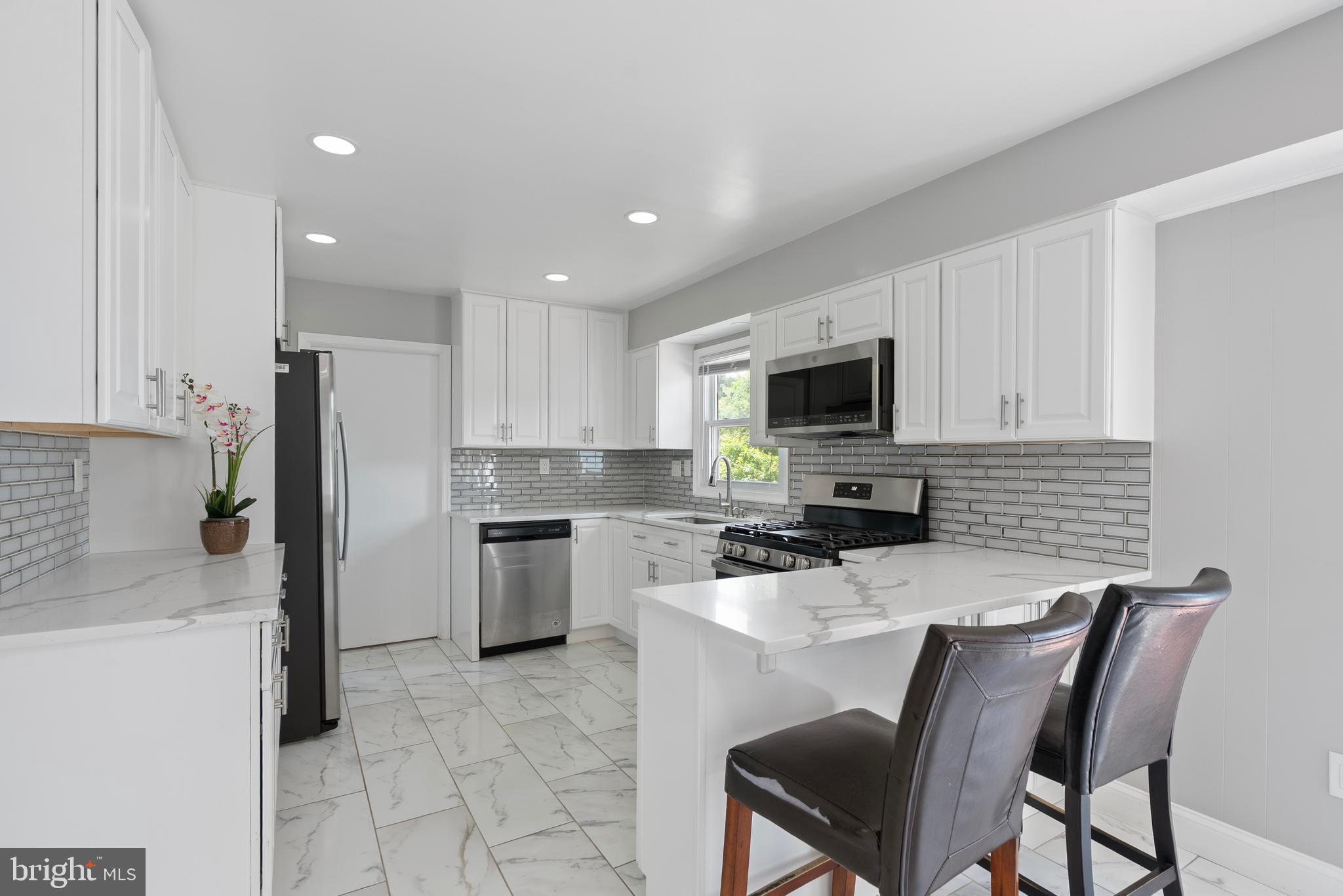 TULIP GROVE - Residential