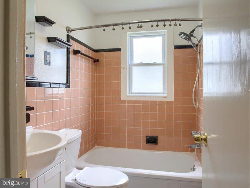 COLONIAL PARK GARDENS - Residential