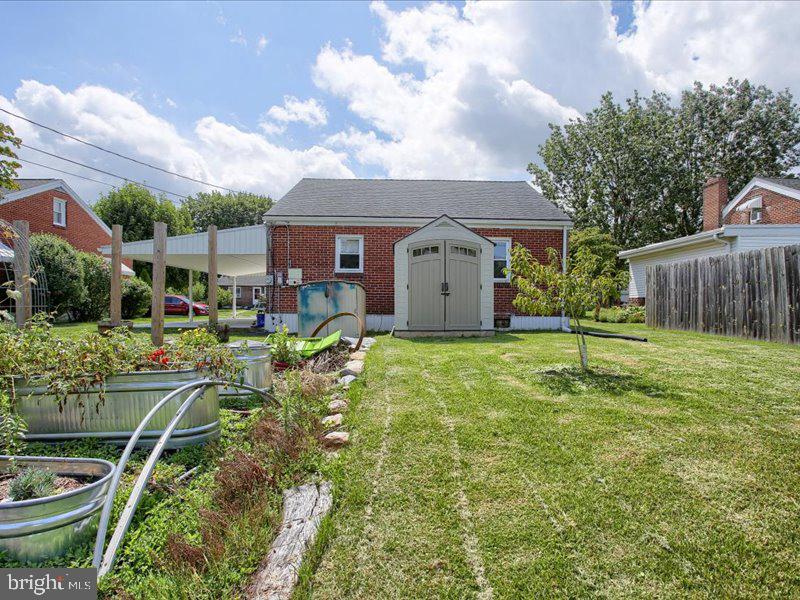 COLONIAL PARK GARDENS - Residential