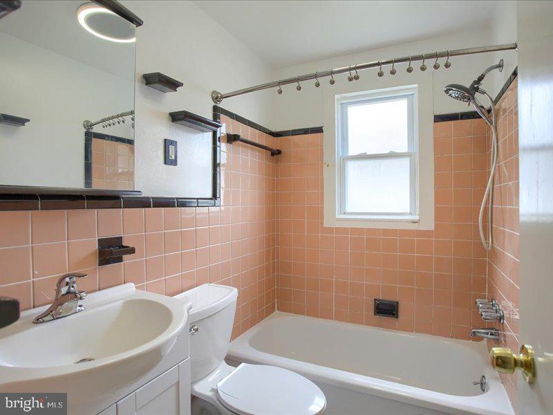 COLONIAL PARK GARDENS - Residential