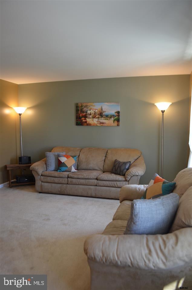 ASHLEY FARMS - Residential