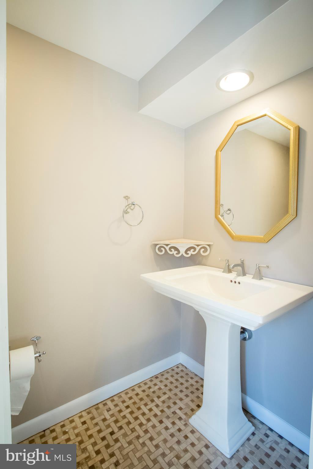 GOLDEN BEACH - Residential Lease