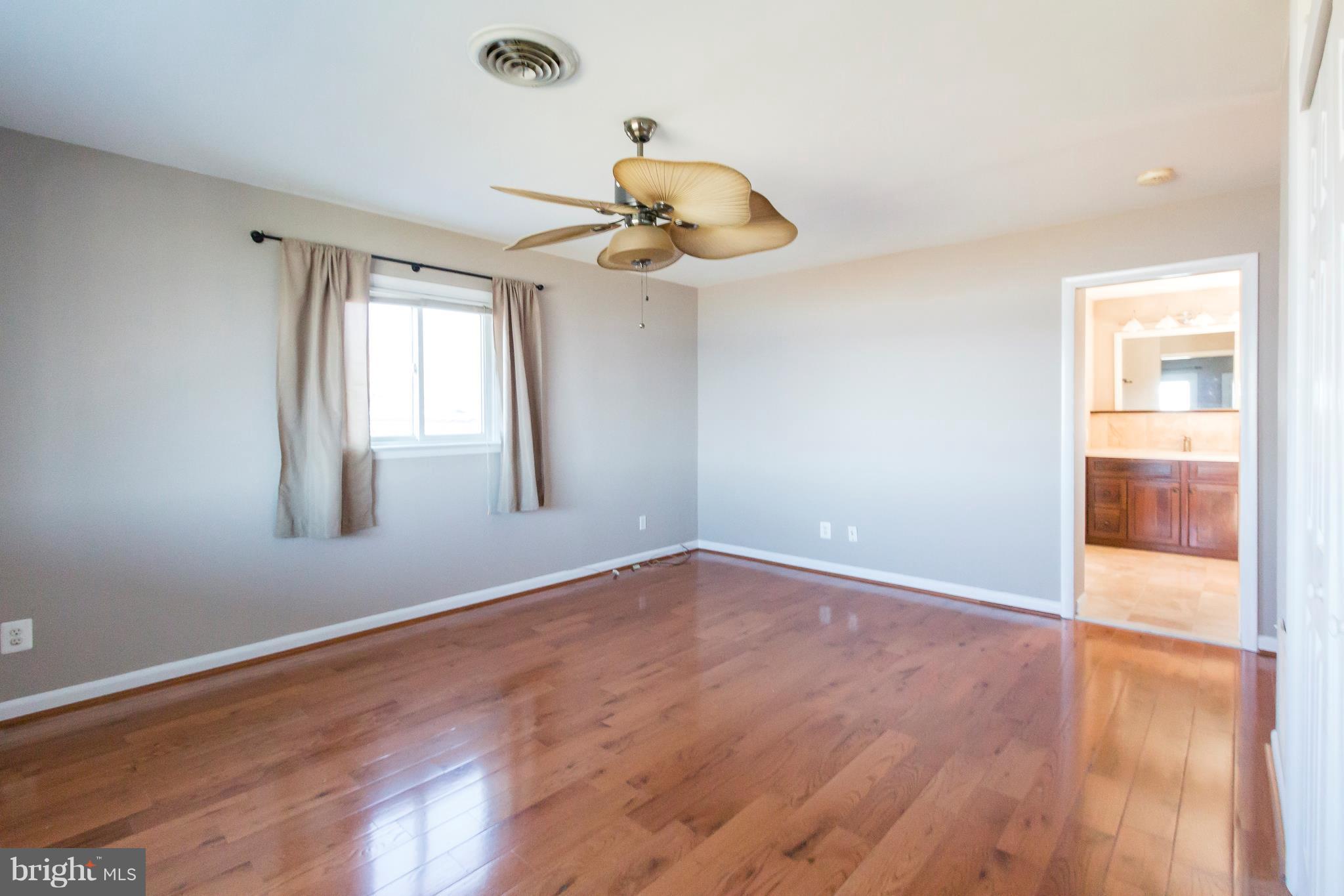 GOLDEN BEACH - Residential Lease