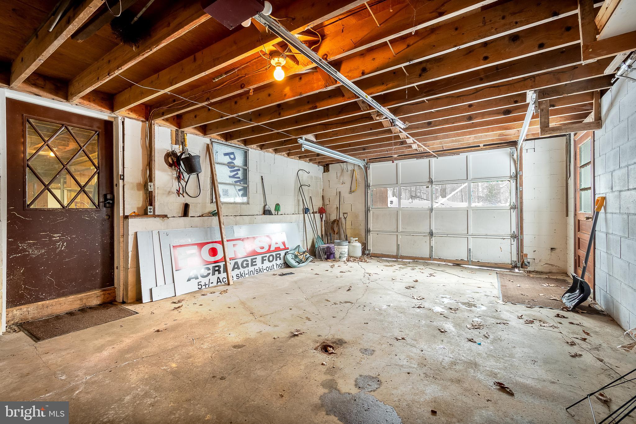 OAKLAND SANG RUN ROAD - Residential