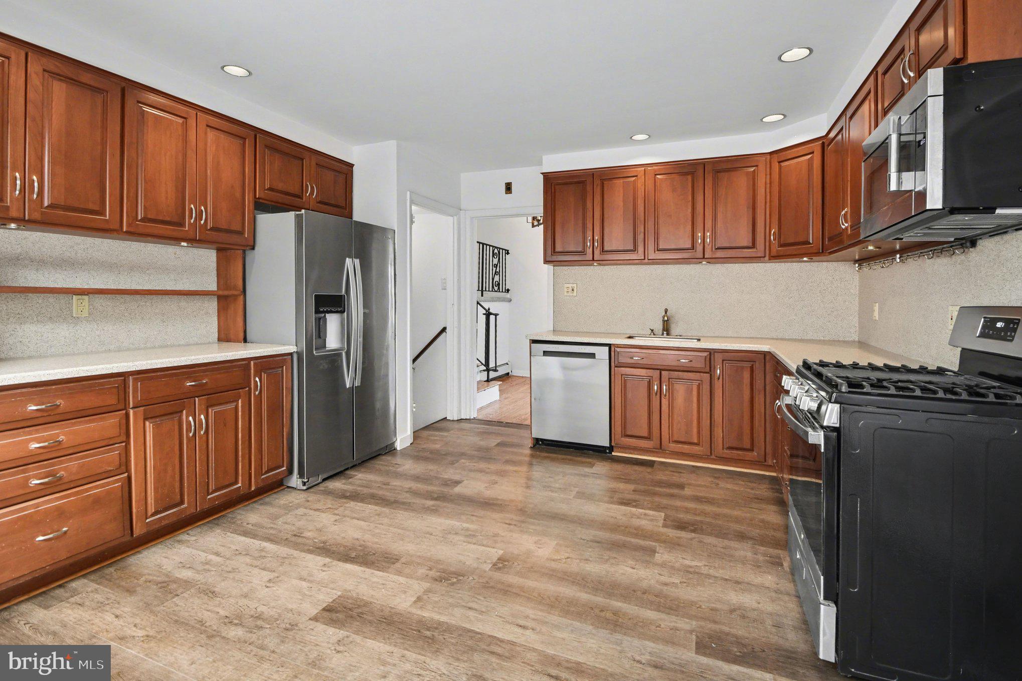 STRAFFORD VILLAGE - Residential