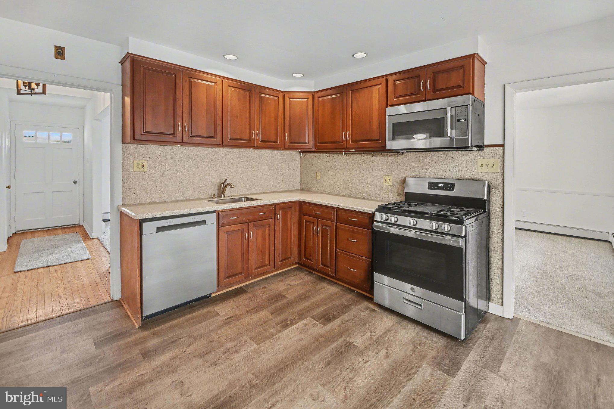 STRAFFORD VILLAGE - Residential