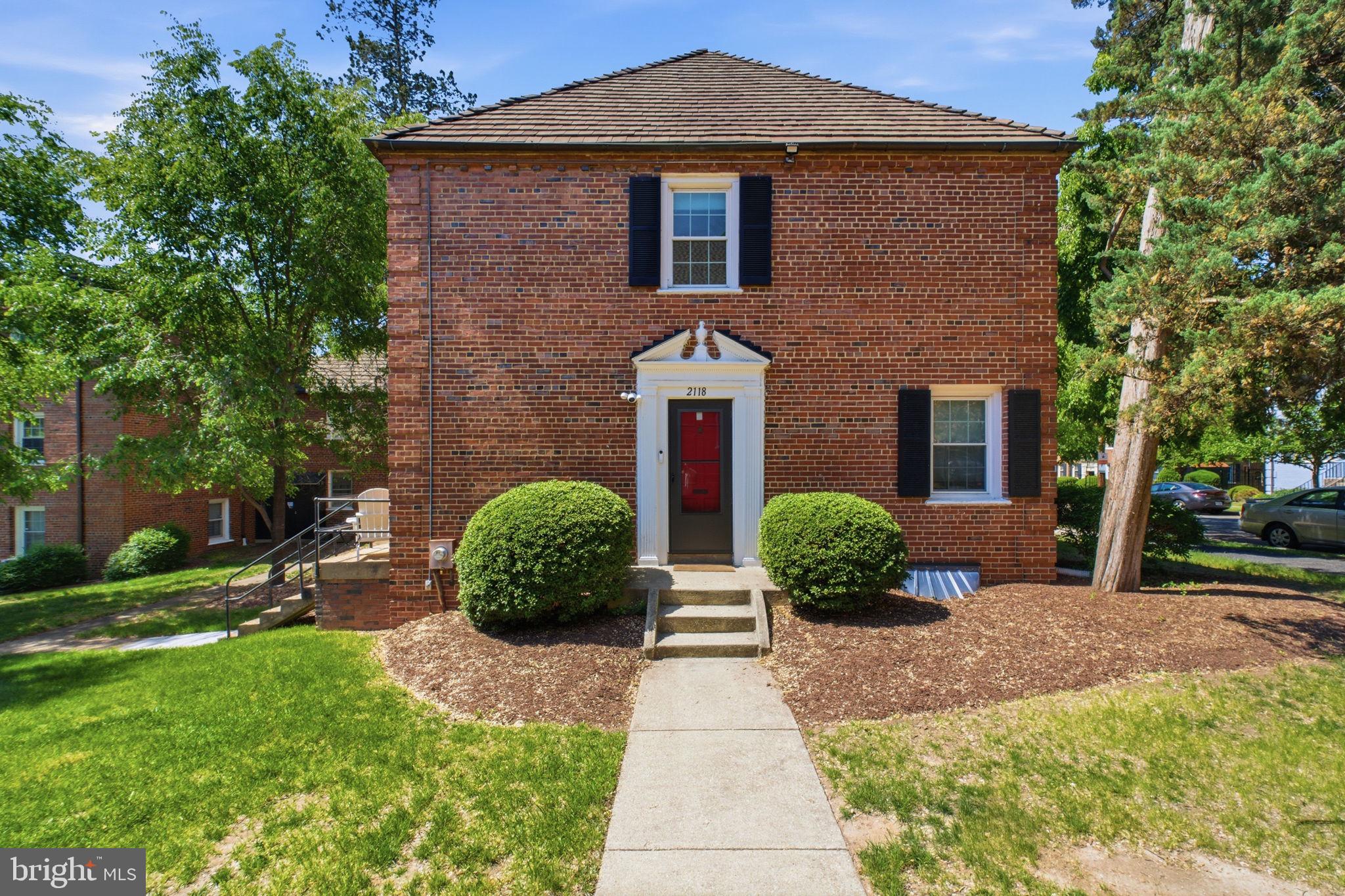 2118 SUITLAND TERRACE SE