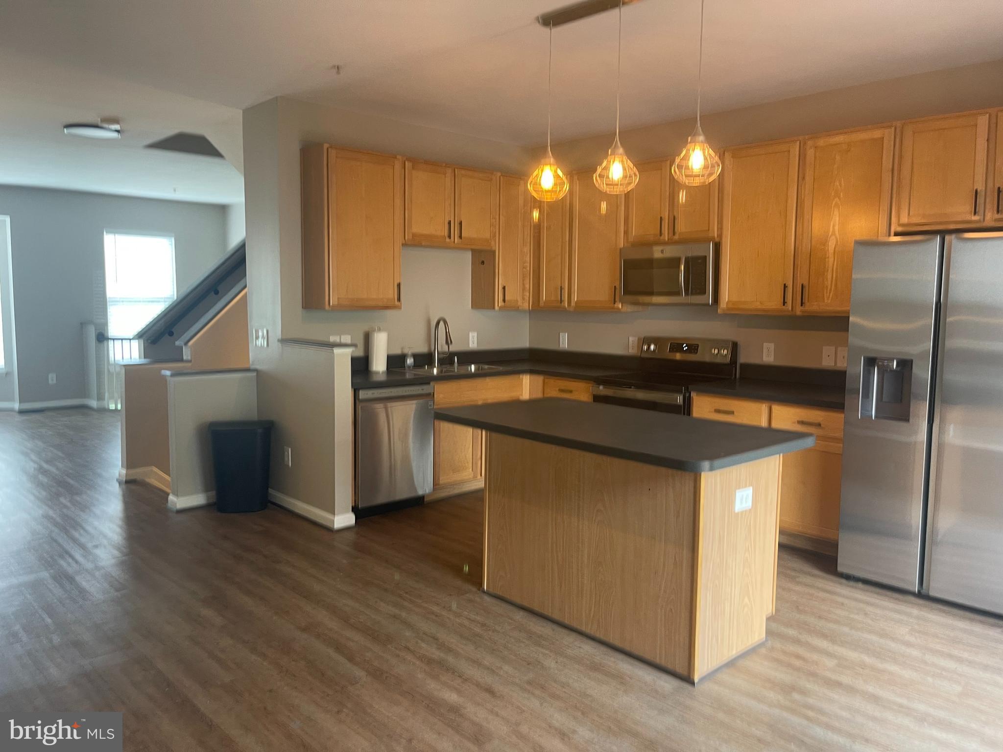 CARROLLWOOD MANOR - Residential Lease