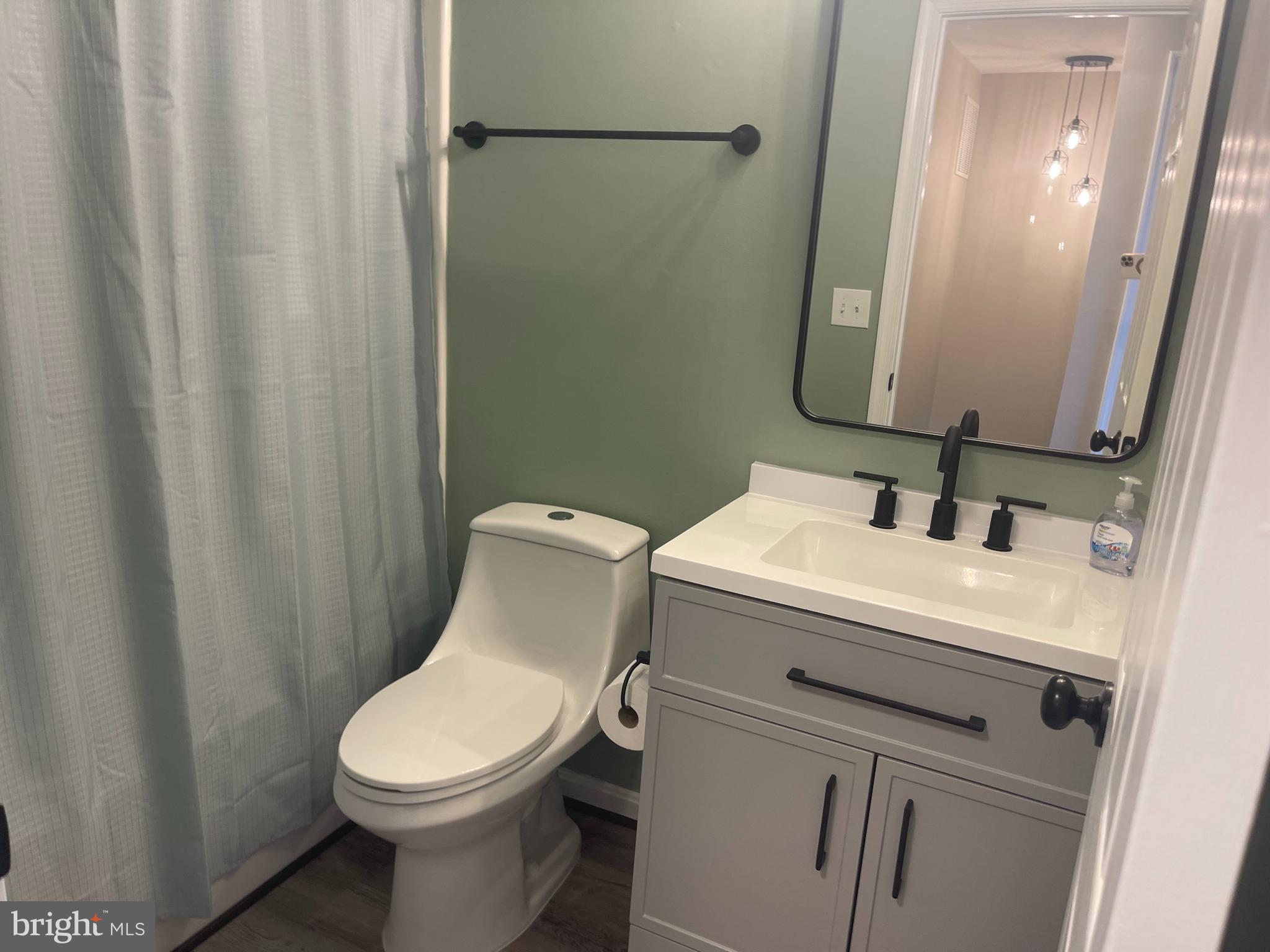 CARROLLWOOD MANOR - Residential Lease