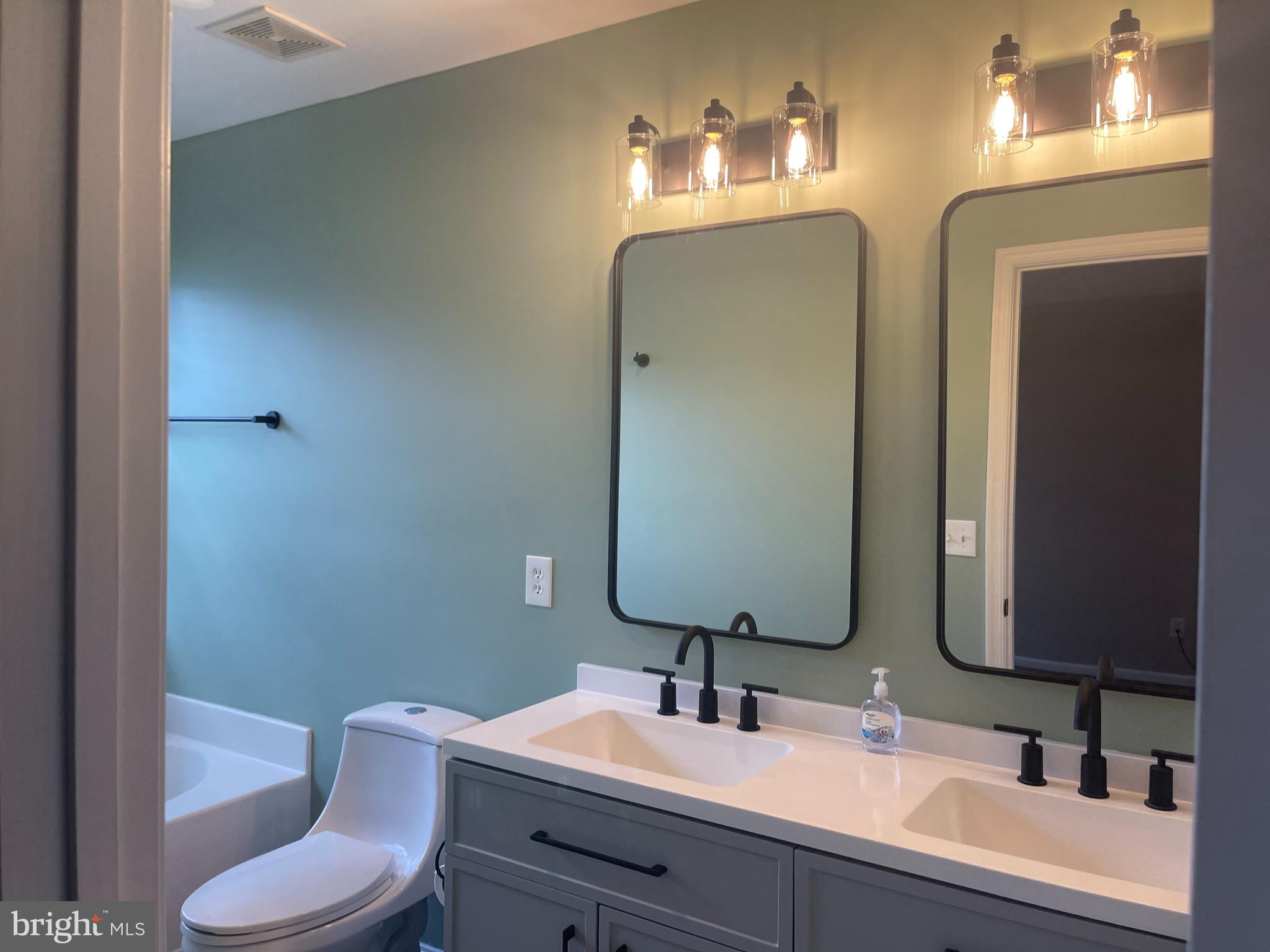 CARROLLWOOD MANOR - Residential Lease